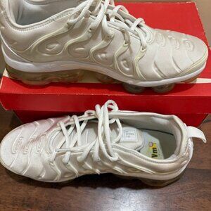 Nike Vapor Max Plus / Color : White /  Size : 10 /  Men